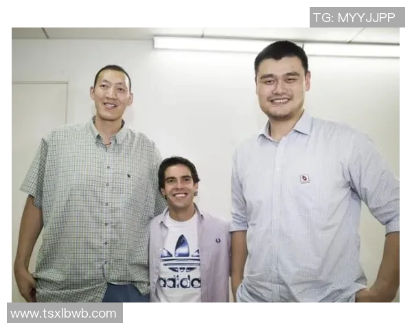 香港姚明曾志伟的篮球传奇与娱乐圈的精彩交融之旅 香港姚明曾志伟的篮球传奇与娱乐圈的精彩交融之旅