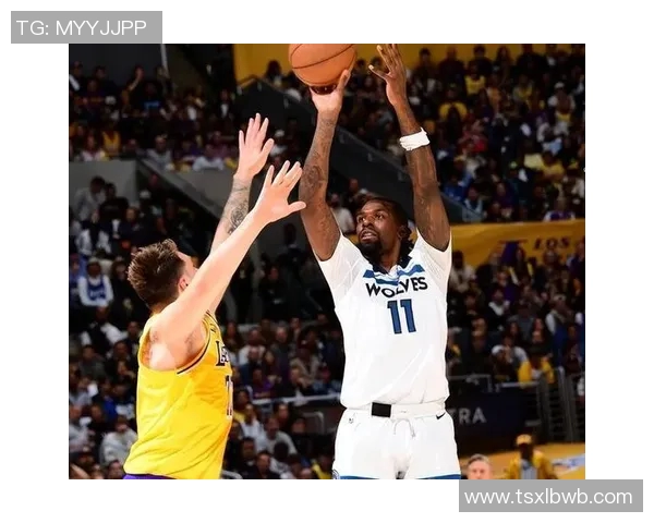 搞笑外国明星篮球赛趣事大揭秘笑料不断引发观众狂欢的精彩瞬间